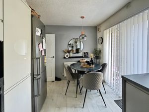 Kitche/Diner- click for photo gallery